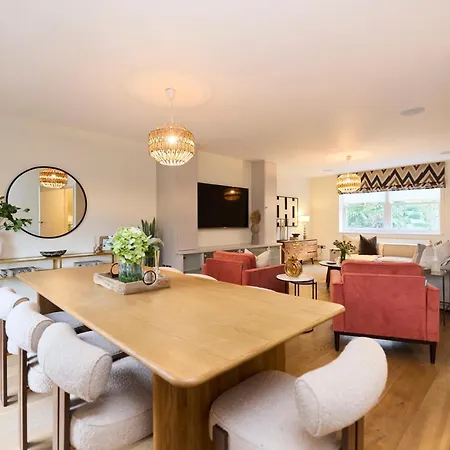 The South Hampstead Hideaway - Stylish 6Bdr Home